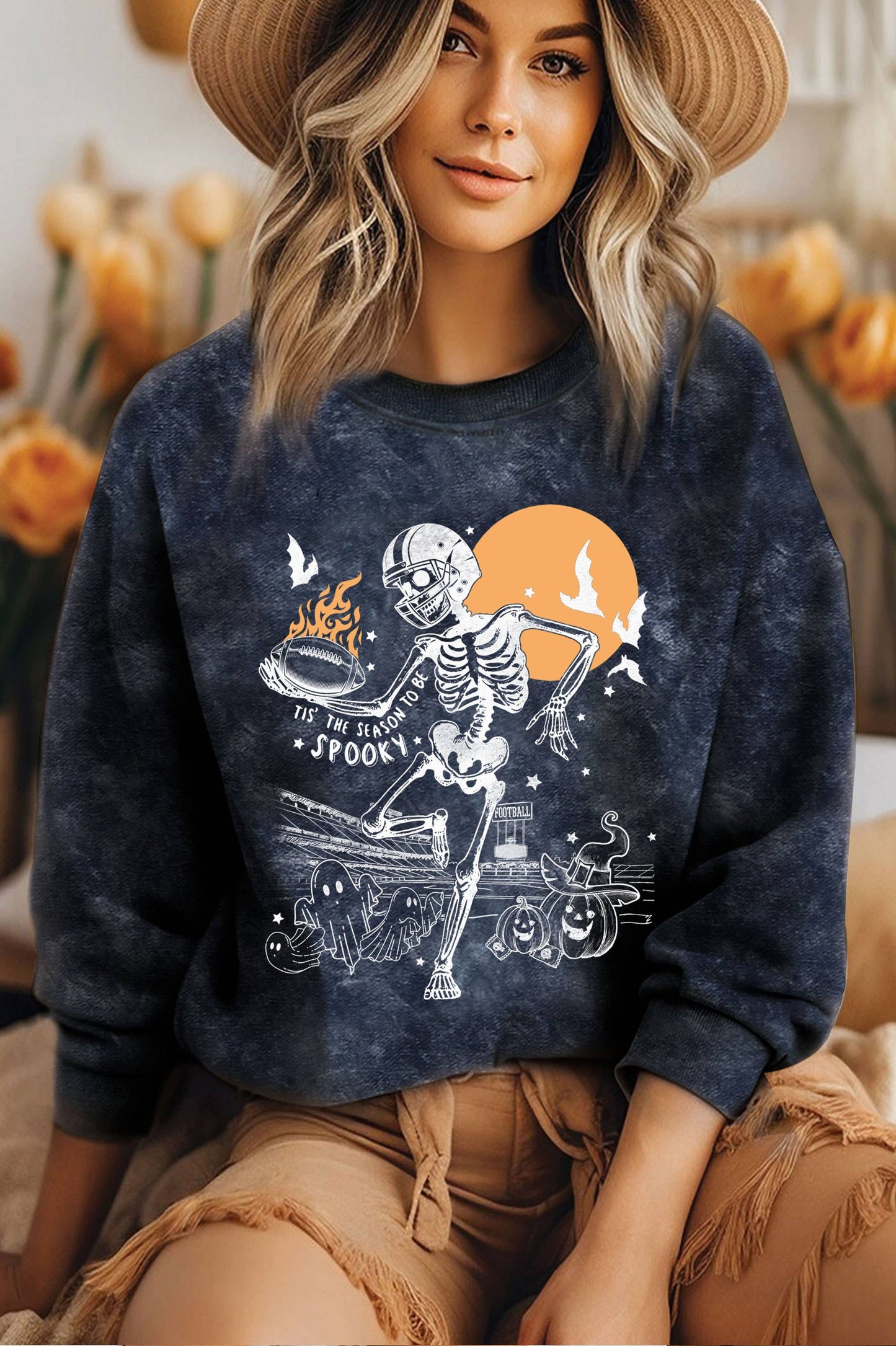 SPOOKY SKELETON FOOTBALL MINERAL GRAPHIC BRUSHED SWEATSHIRT