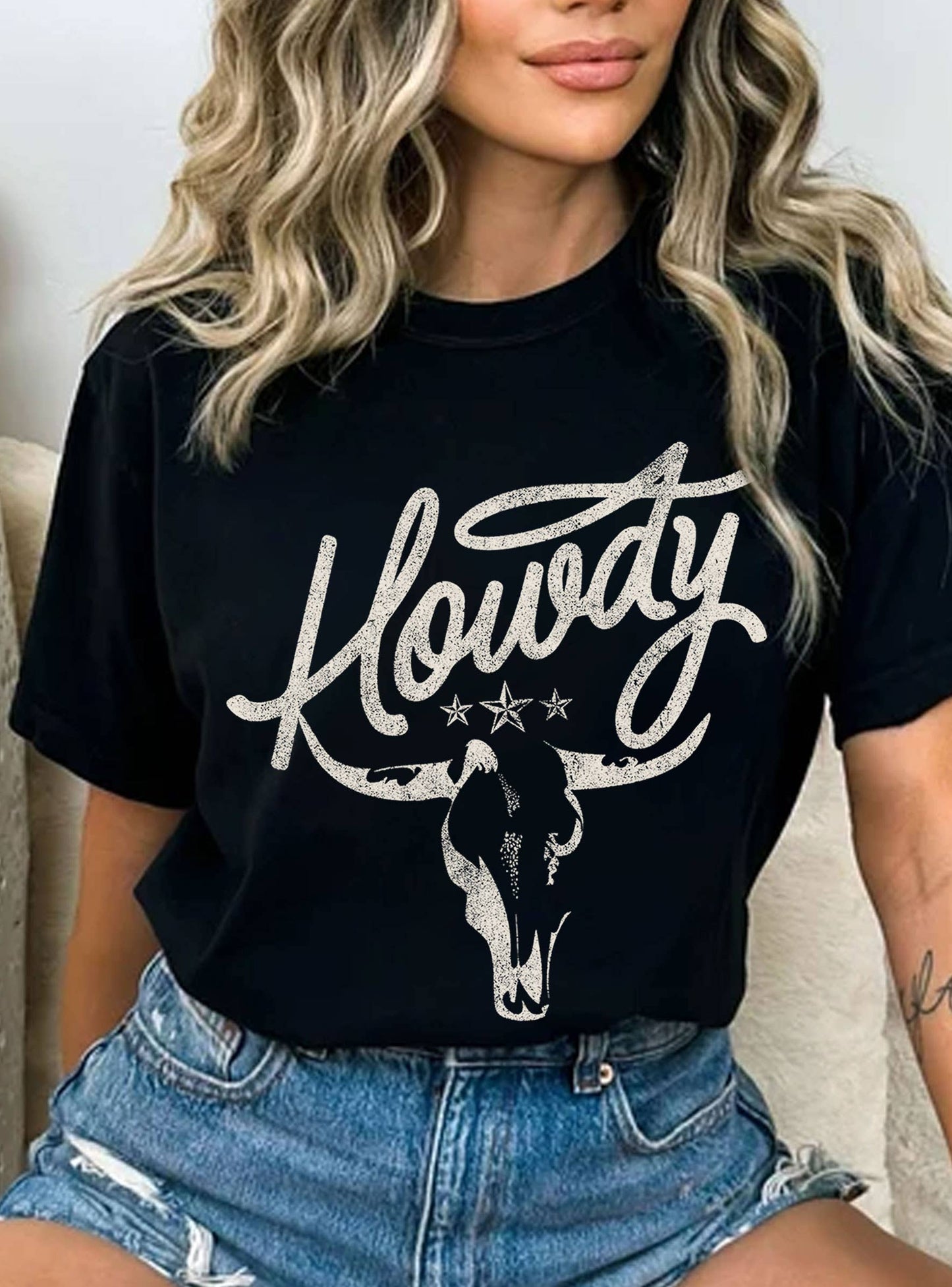 HOWDY COW SKULL GRAPHIC TSHIRTS